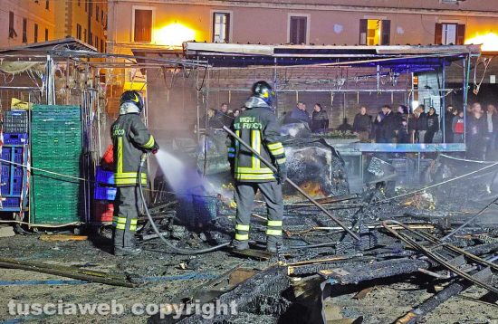 Civitavecchia - L'incendio al Mercato