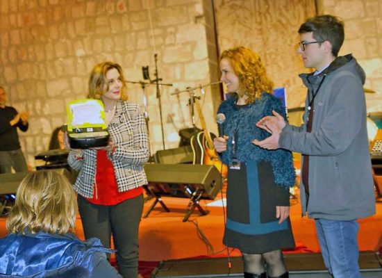 Montefiascone - La consegna del defibrillatore da parte dell'associazione Paolo Pezzato onlus