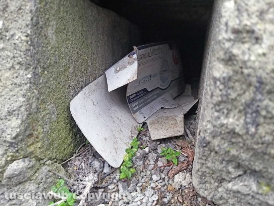 Montefiascone - Aghi e siringhe in via San Flaviano