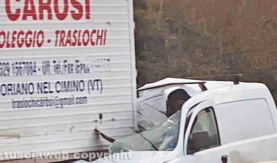 Viterbo - Incidente sulla superstrada, 4 veicoli coinvolti e traffico in tilt