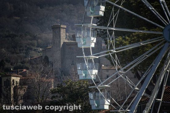 Bolsena Ruota panoramica con Rocca Monaldeschi
