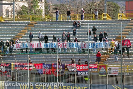 Sport - Calcio - Lo striscione dei tifosi del Taranto