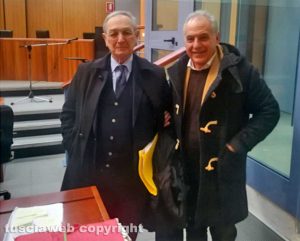 Gli avvocati Carlo taormina e Carmelo ratano durante una pausa dell'udienza di ieri