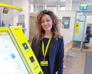 La direttrice dell’ufficio postale di Tuscania Valeria Fidenzi