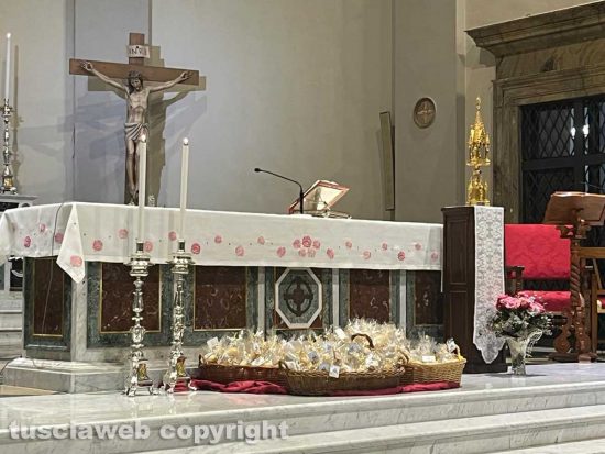 Viterbo - Benedizione del pane e venerazione del sacro cuore di santa Rosa