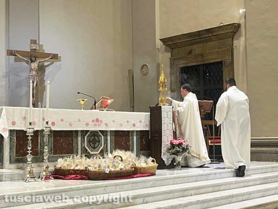 Viterbo - Benedizione del pane e venerazione del sacro cuore di santa Rosa