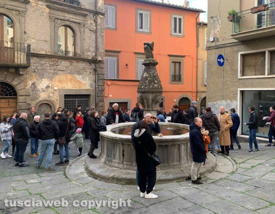 Viterbo - La processione dei boccioli, rosine e mini facchini di Santa Rosa