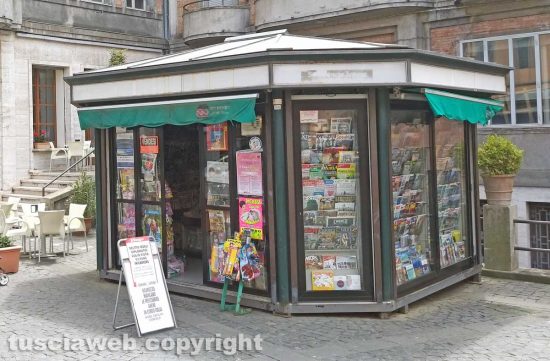 Montefiascone - L'edicola in piazza Vittorio Emanuele