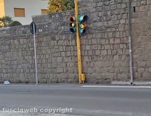 Viterbo - Pianoscarano - Strisce trasparenti e semafori non funzionanti