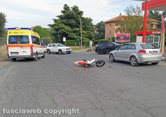 Montefiascone - Scontro auto-moto in via Santa Maria delle Grazie