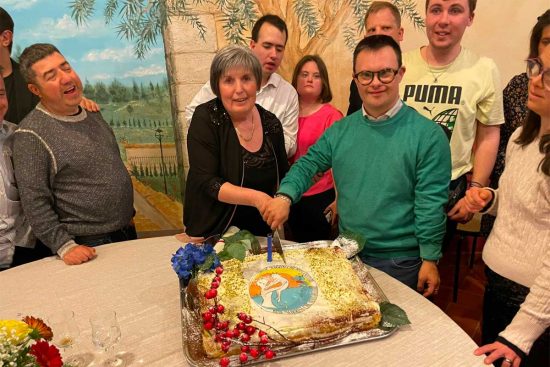 La festa per i 25 anni di attività di Sorrisi che nuotano
