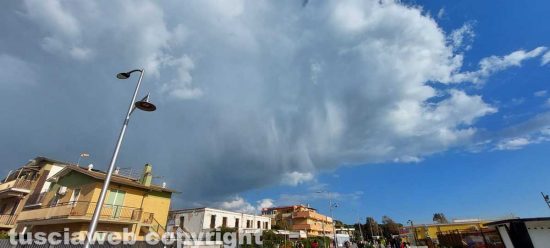 Tarquinia - Pioggia a "mezz'aria"