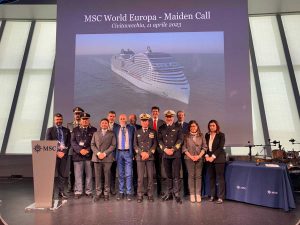 Civitavecchia - La nave Msc al porto 