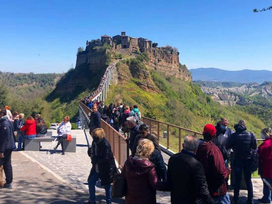 Civita di Bagnoregio - Turisti a Pasquetta