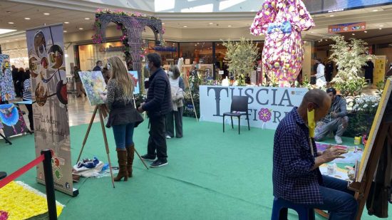 Pasqua tra arte e fiori del Centro Commerciale Tuscia di Viterbo