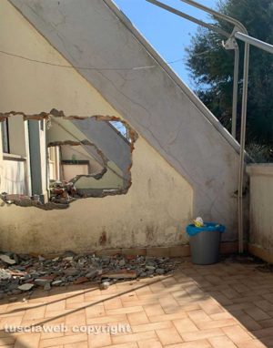 Tarquinia - Il condominio Riva del Pavone a Marina Velka (i saggi)
