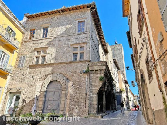 Viterbo - Palazzo Mazzatosta
