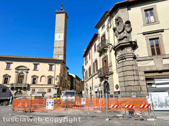 Viterbo - I lavori di ripavimentazione in piazza del Plebiscito