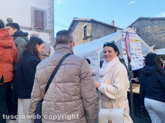Viterbo - La sindaca Chiara Frontini alla colazione di Pasqua a Pianoscarano