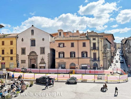Viterbo - I lavori di ripavimentazione di piazza del Plebiscito