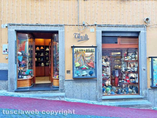 Viterbo - Il negozio di cappelli Tiburli