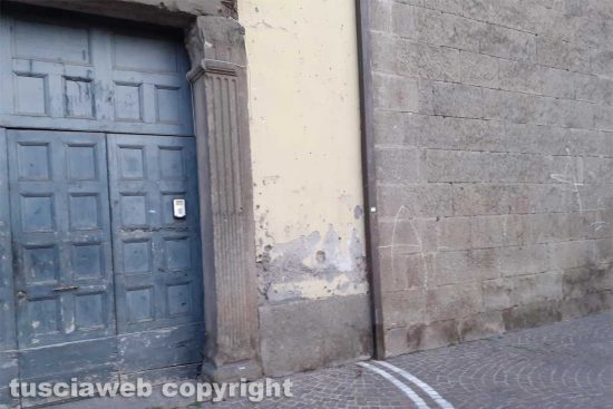 Viterbo - La chiesa degli Almadiani nell'incuria