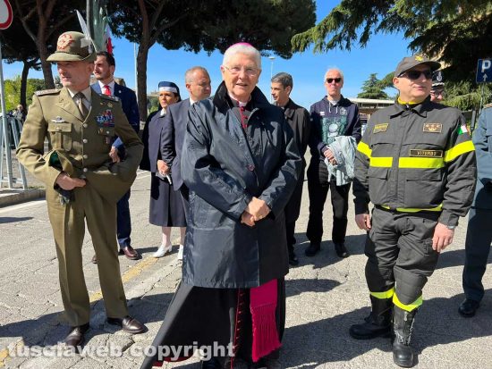 Viterbo - Corteo del 25 aprile - Il vescovo Orazio Francesco Piazza