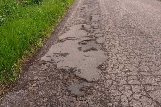 Grotte di Castro - Buche lungo la strada provinciale 48