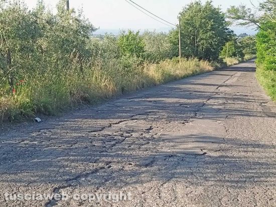 Montefiascone - Le buche in via Commenda