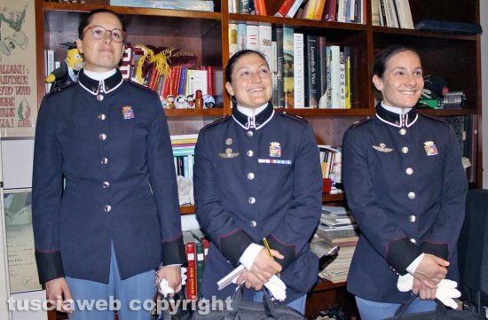 La Scuola sottufficiali dell’esercito (Sse) in visita alla redazione di Tusciaweb - Le allieve marescialle Sara Gaiazzi, Stefania Padoan e Chiara Gelmi
