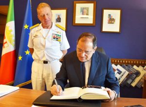 Civitavecchia - Il prefetto Antonio Cananà in visita alla direzione marittima
