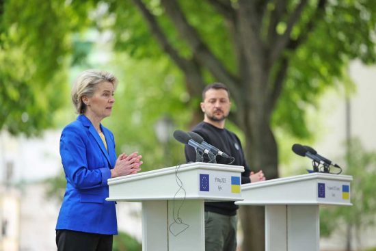 Ursula von der Leyen e Volodymyr Zelensky