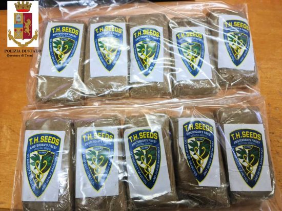 Terni - Polizia - La droga sequestrata