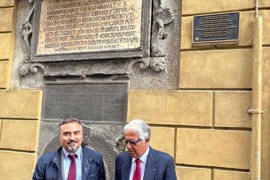 La targa donata dal Lions Club di Viterbo