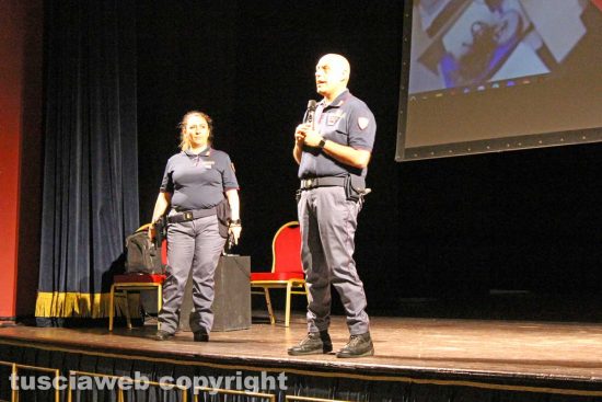 Gli agenti della polizia postale Emiliano Farascioni e Miriam Santini
