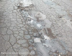 Viterbo - Asfalto in via Anagni