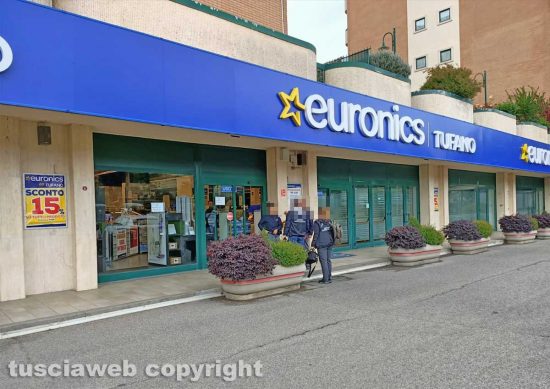 Viterbo - Furto all'Euronics - La polizia