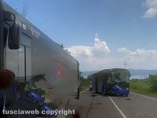 Capodimonte - Tamponamento tra due bus Cotral sulla Verentana