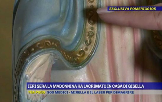 La statua della Madonnina che trasuda