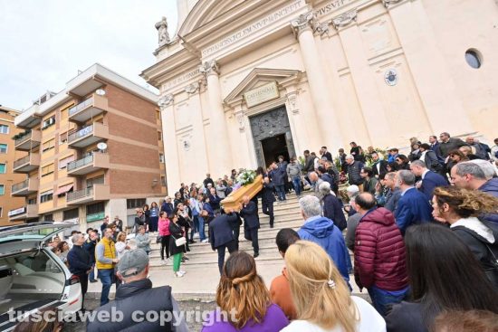Civitavecchia - I funerali di Viviana Serra