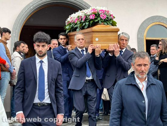 Viterbo - I funerali di Antonella Stella