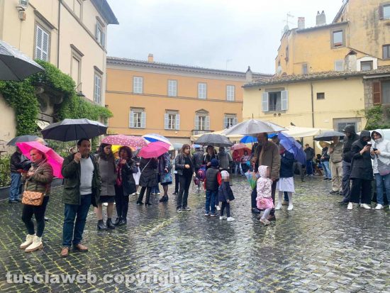 Gente per la processione del Santissimo Salvatore