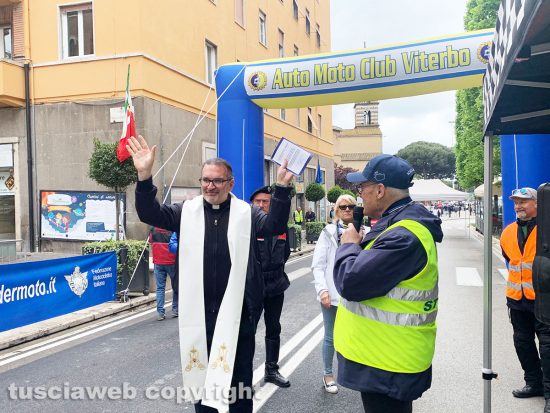 Viterbo - Don Luca Scuderi alla decima edizione del motoraduno "Città dei Papi"