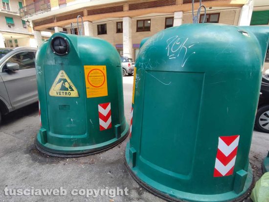 Civitavecchia - Campane per il vetro