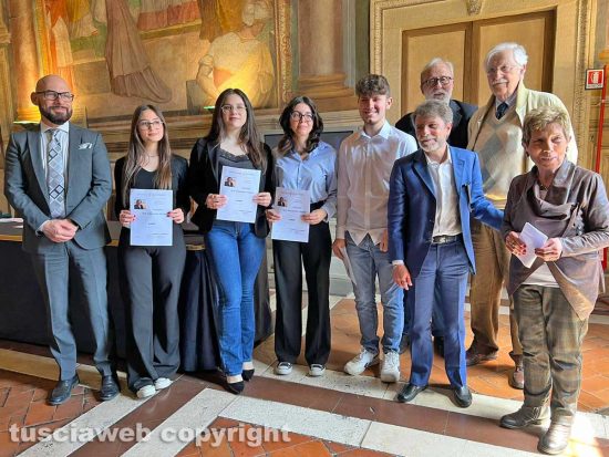 Da sinistra, Alessandro Ernestini, Martina Bernabucci, Elisa Pagliarello, Sara Peroni, Dario Feliziani Massimiliano Vismara, Massimo Vismara, Roberto Vismara e Maria Luisa Zambotti