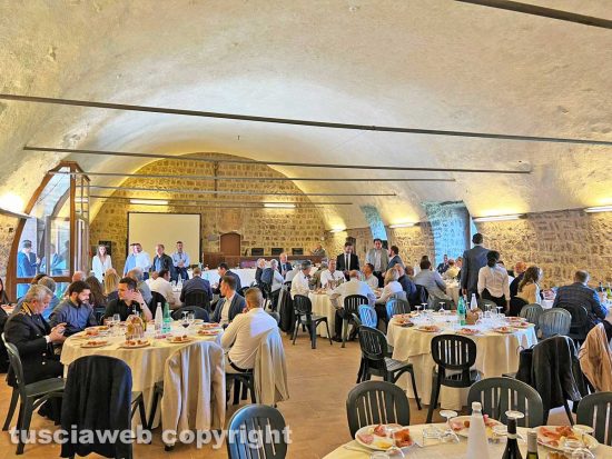 Viterbo - Il pranzo di Forza Italia nella sala Alessandro IV di palazzo dei papi
