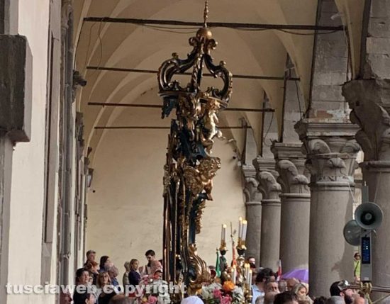 Viterbo - La pioggia blocca la macchina di Maria Santissima Liberatrice 
