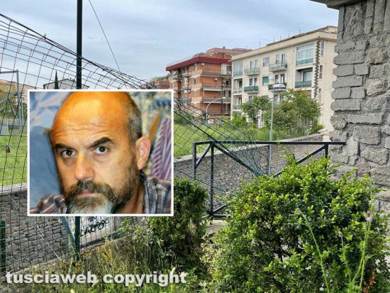 Pratogiardino Lucio Battisti - La rete e il paletto di ferro divelti - Col pericolo che si possa cadere di sotto - Nel riquadro l'assessore Stefano Floris