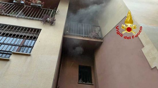 Milano - Esplosione in un negozio