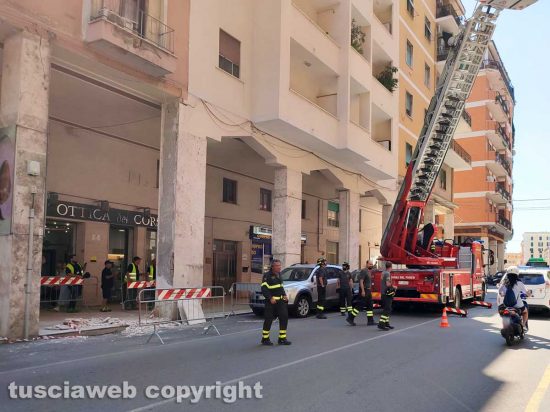 Civitavecchia - L'intervento dei vigili del fuoco